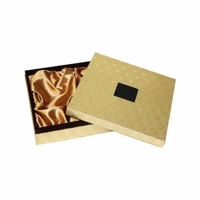 Quadrado da caixa de papel do cartão de Debossed do ouro com a bandeja da espuma do cetim