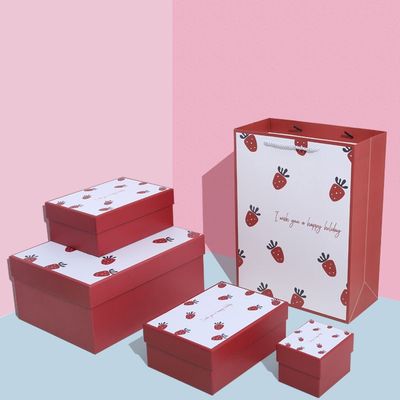 Caixa de presente luxuosa do batom do teste padrão da morango que empacota para o dia de Valentim