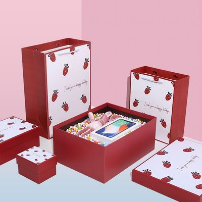 Caixa de presente luxuosa do batom do teste padrão da morango que empacota para o dia de Valentim
