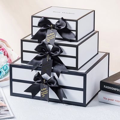 Caixas de presente magnéticas brancas rígidas do cartão com Rim And Ribbon Bow preto