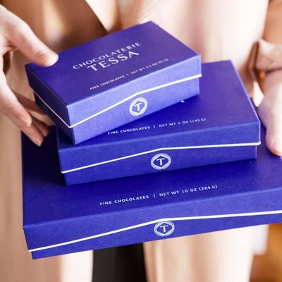 O chocolate luxuoso de múltiplos propósitos dos azuis marinhos encaixota empacotando, as caixas vazias da trufa personalizadas