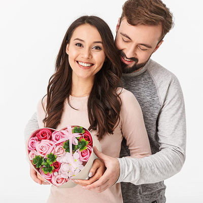 O coração dá forma à caixa de presente da flor de CMYK, caixa de armazenamento do ramalhete para o dia de Valentim